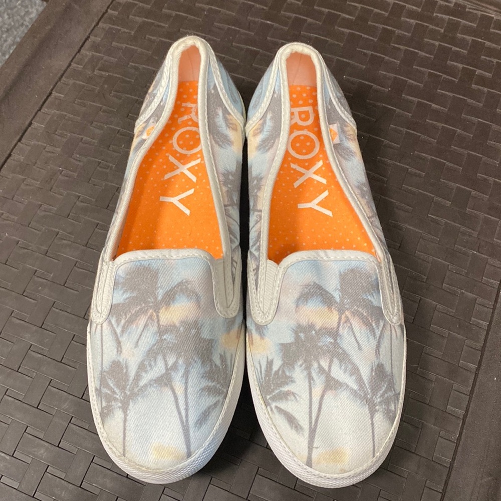 Roxy slip ons